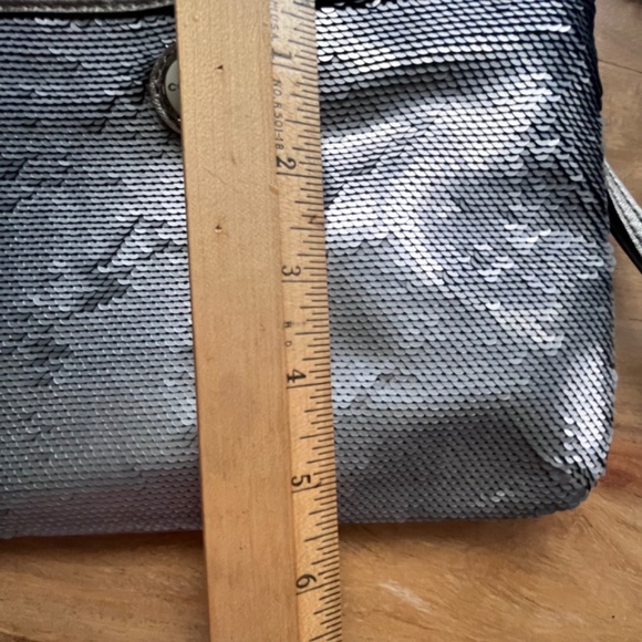 Vintage Coach bag, silver sequins, burgundy interior and patent leather hang tag - Picture 11 of 14